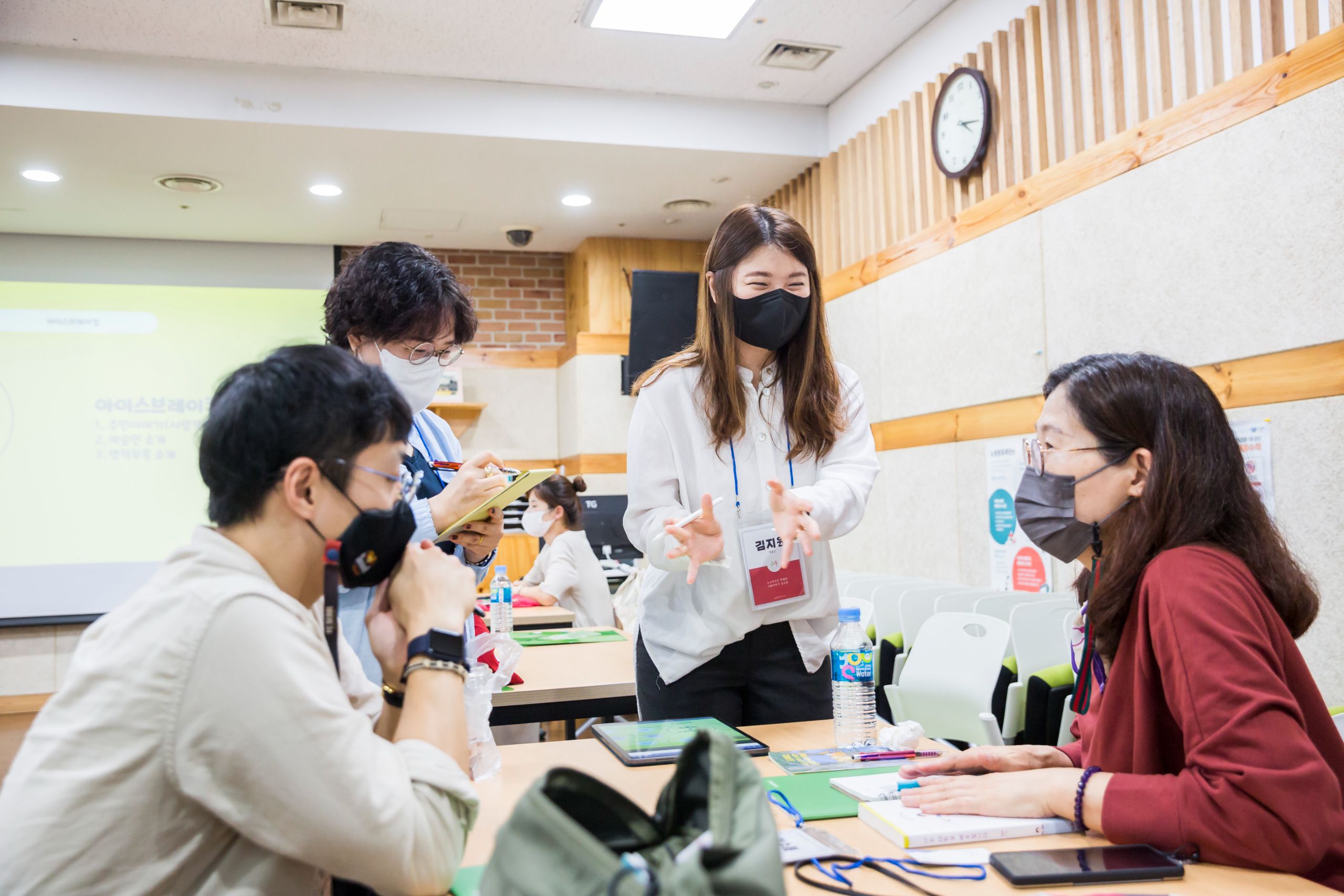 [붙임] 소소하지만 특별한 사람책이야기 전시회 워크샵 사진.jpg