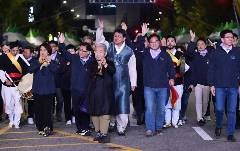 22 개막행사1.jpg